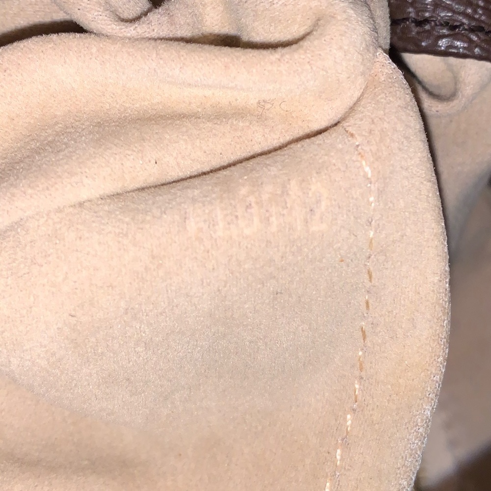 Louis Vuitton Artsy MM - Picture 8 of 12